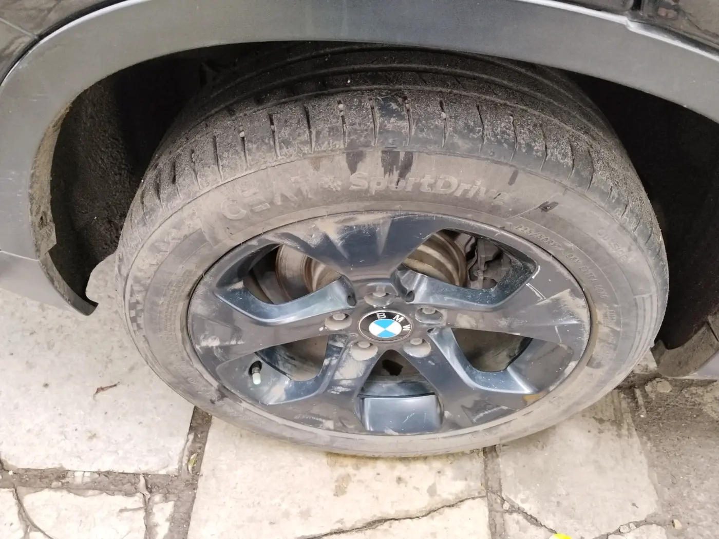 2011 BMW X1 sDrive20d, Diesel, Automatic, 1,66,619 km, tyre