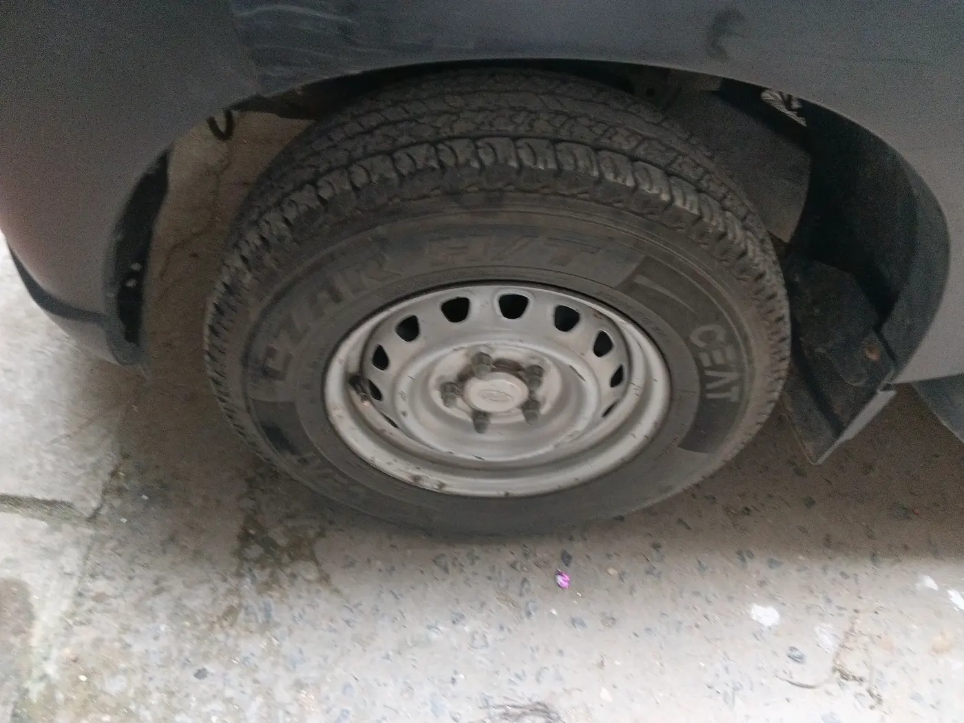 2015 Mahindra Scorpio S2, Diesel, Manual, 1,44,166 km, tyre