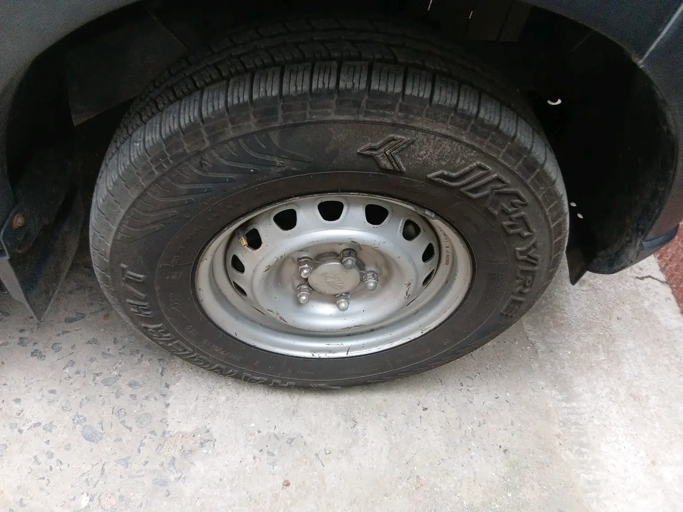 2015 Mahindra Scorpio S2, Diesel, Manual, 1,44,166 km, tyre