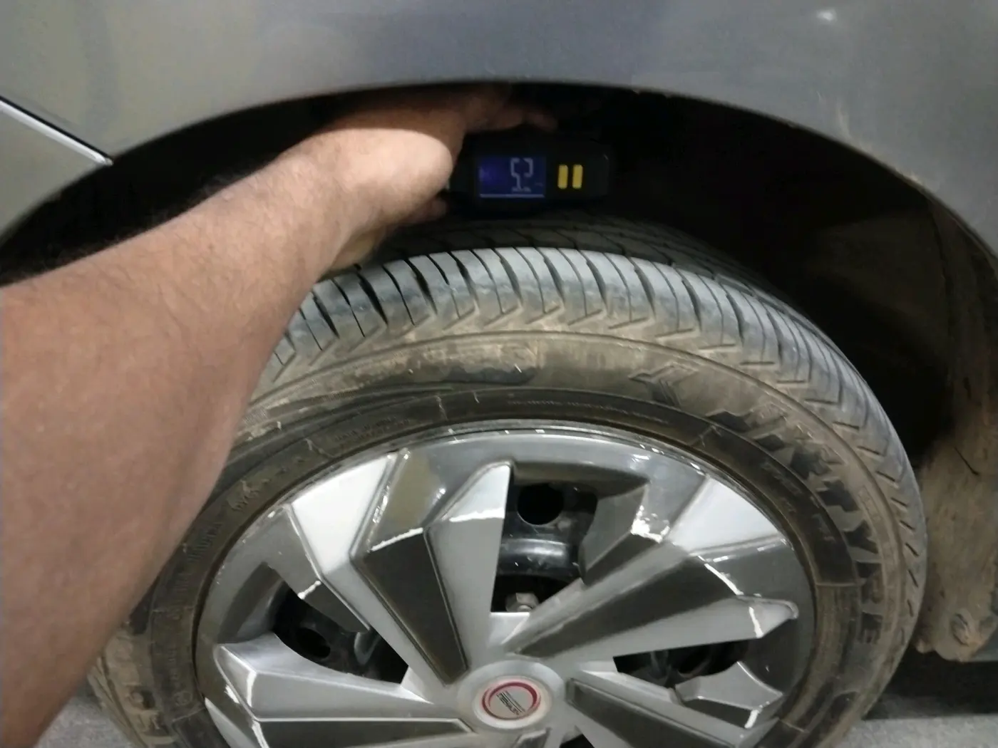 2017 Maruti Wagon R 1.0 VXI AMT, Petrol, Automatic, 54,071 km, tyre