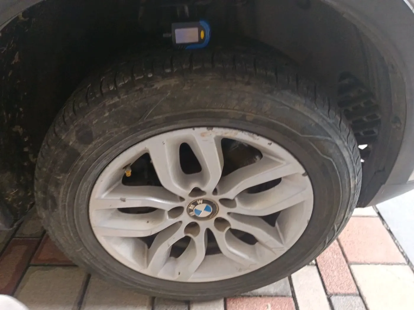 2013 BMW X3 XDRIVE 20D, Diesel, Automatic, 1,42,119 km, tyre