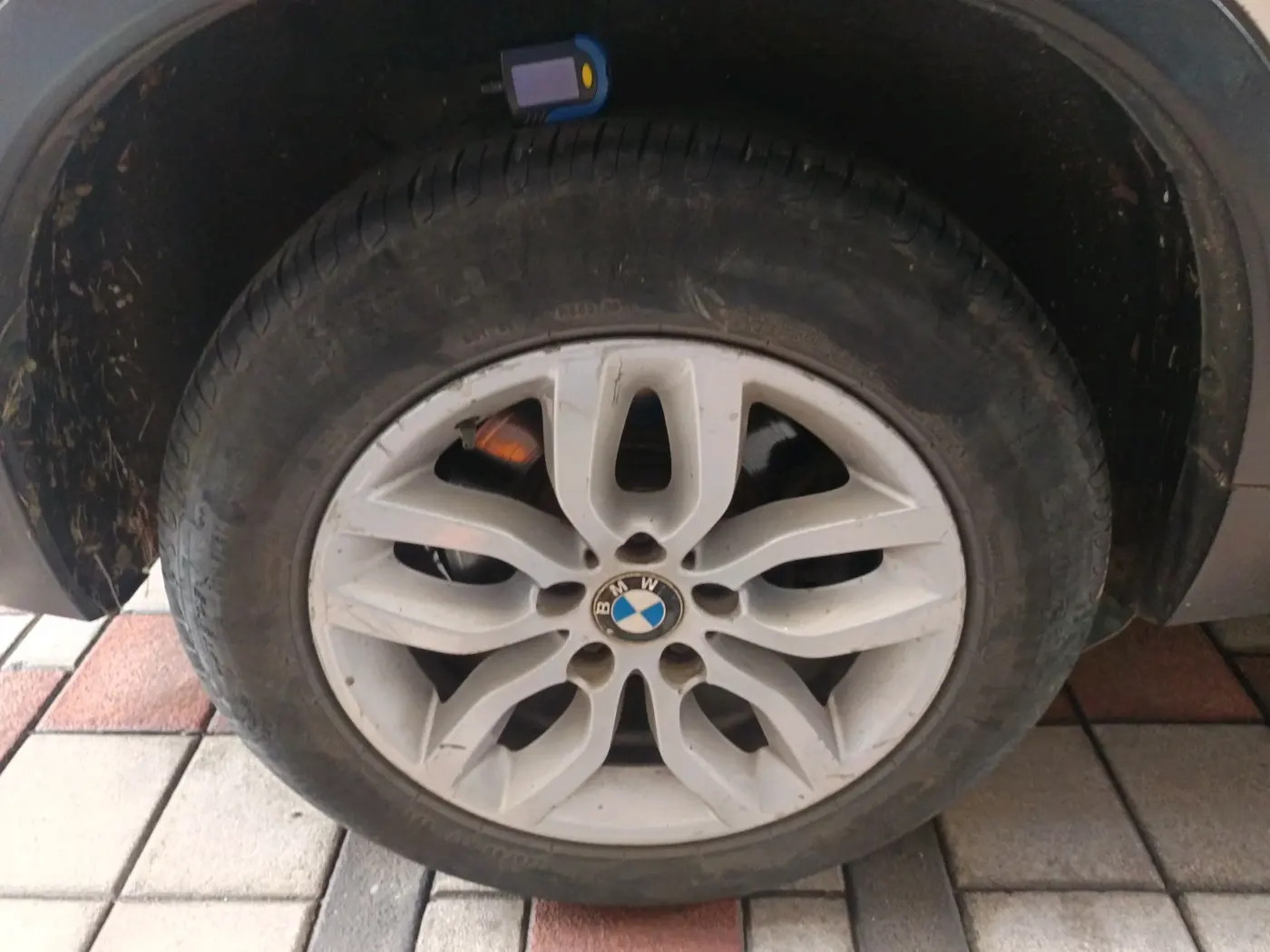 2013 BMW X3 XDRIVE 20D, Diesel, Automatic, 1,42,119 km, tyre