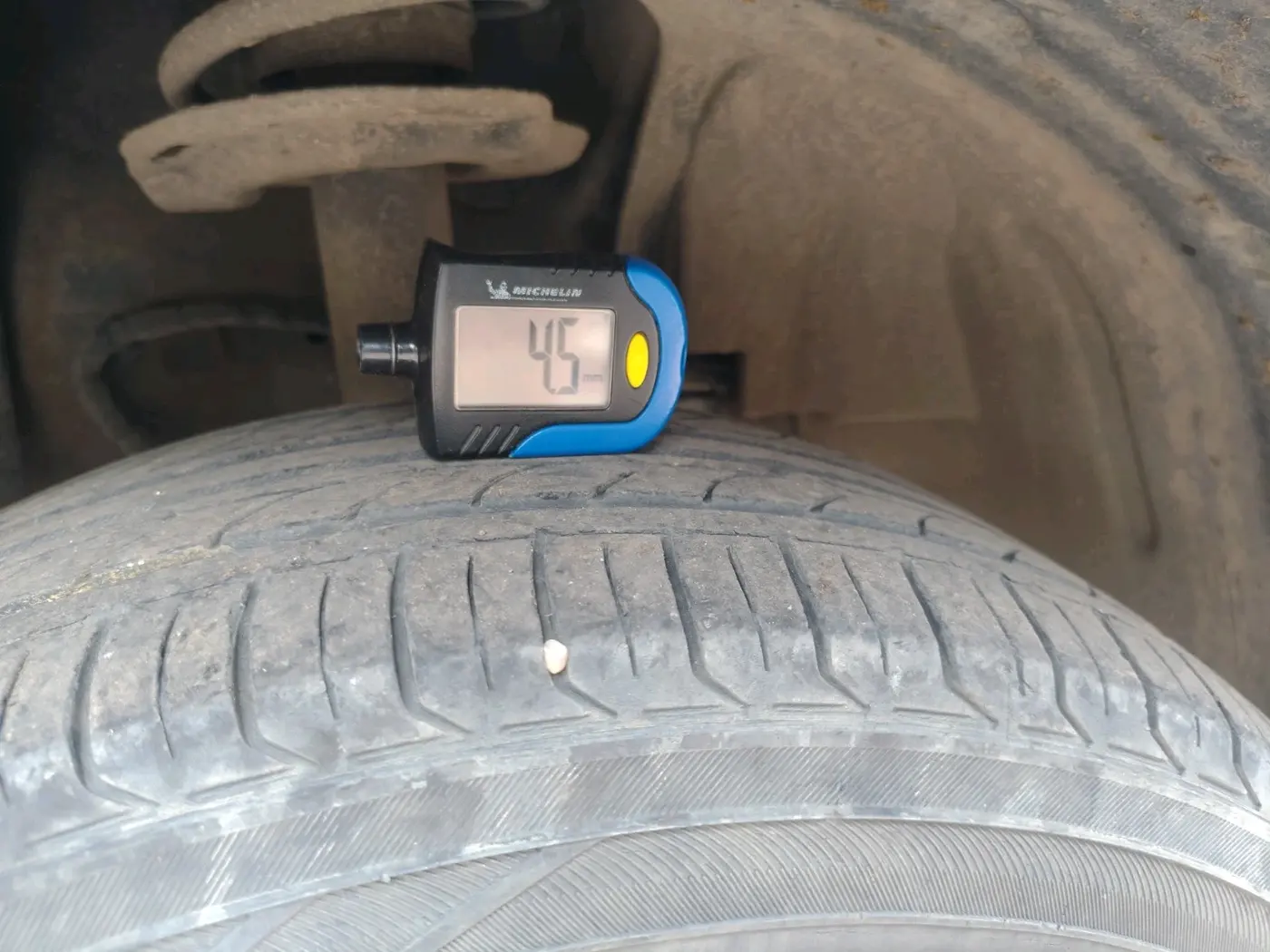 2018 Tata NEXON XM PETROL, CNG, Manual, 1,62,102 km, tyre