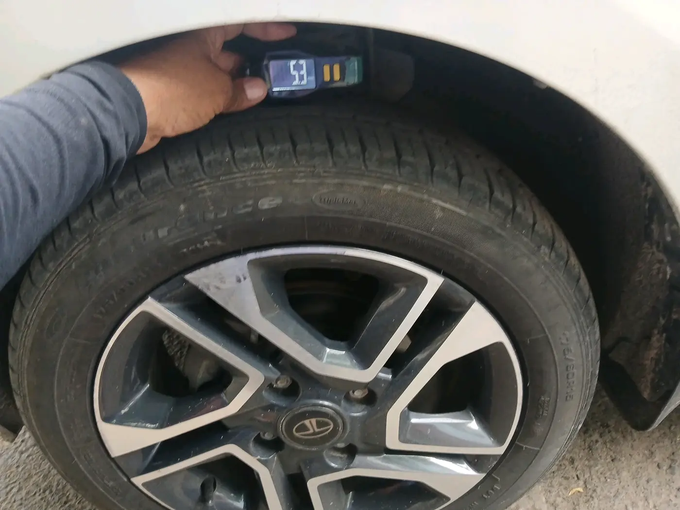 2022 Tata Tiago XZA PLUS PETROL, Petrol, Automatic, 14,555 km, tyre