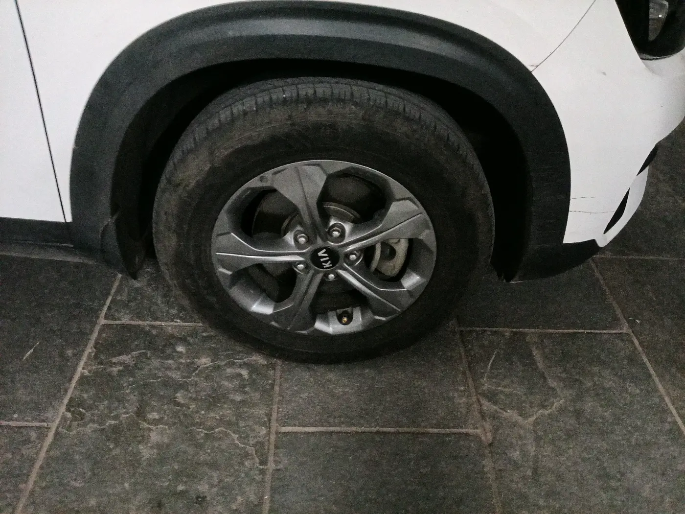 2021 KIA SELTOS HTK PLUS AT 1.5 DIESEL, Diesel, Automatic, 1,06,252 km, tyre