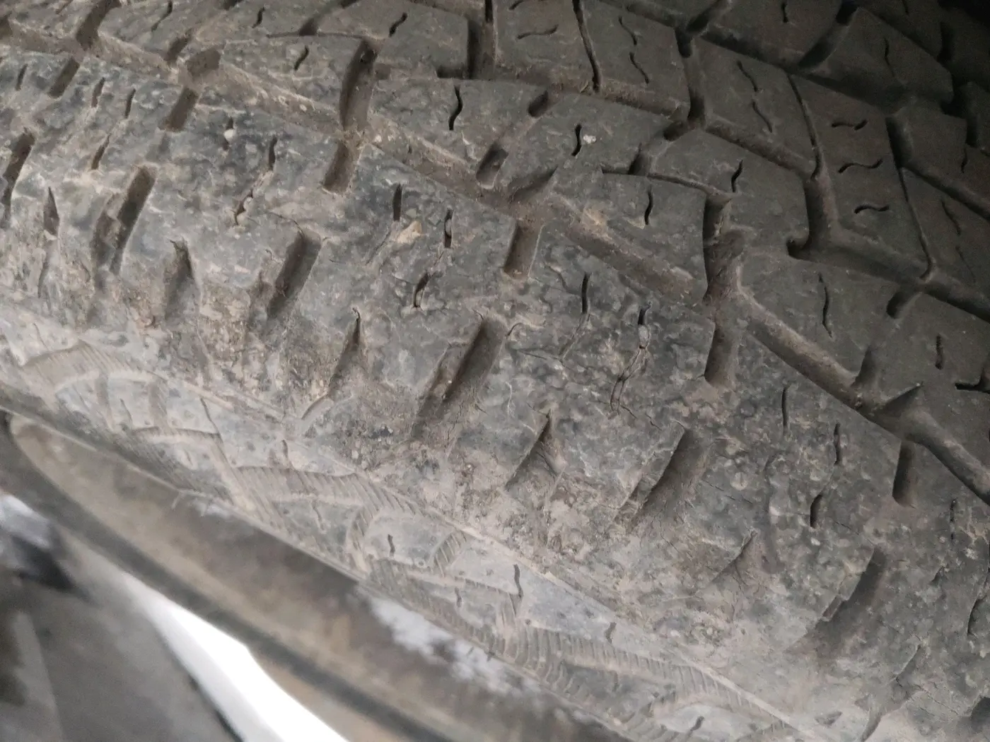 2013 Mahindra XUV500 W8, Diesel, Manual, 1,99,216 km, tyre