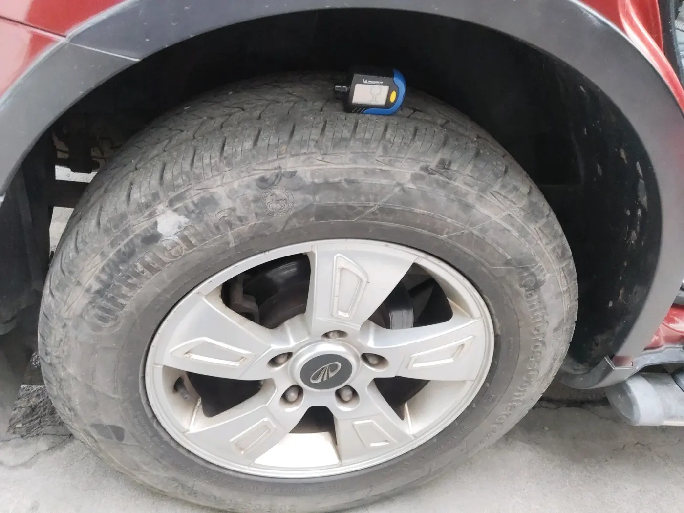 2013 Mahindra XUV500 W8, Diesel, Manual, 1,99,216 km, tyre