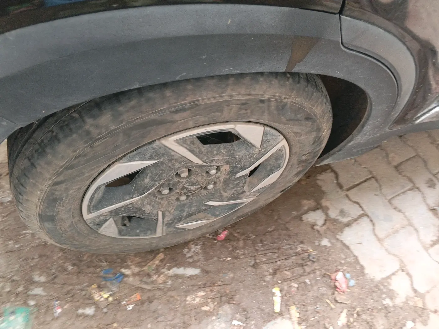 2025 KIA SONET HTK (O) 1.2 Petrol MT, Petrol, Manual, 16,882 km, tyre