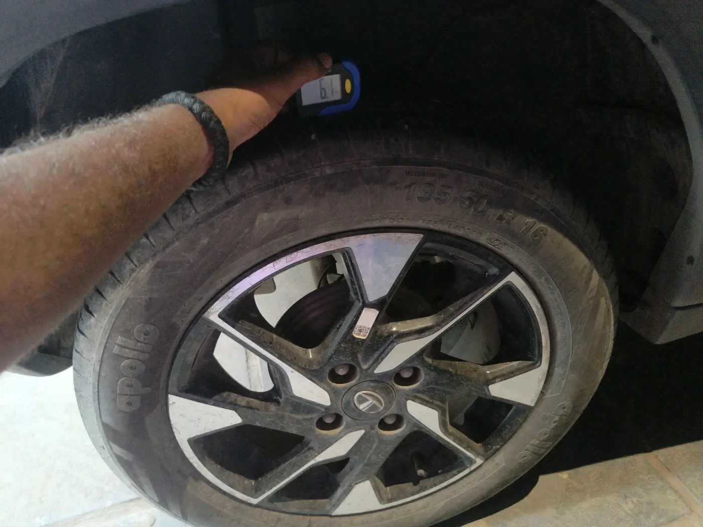 2021 Tata PUNCH CREATIVE  AMT, Petrol, Automatic, 20,323 km, tyre