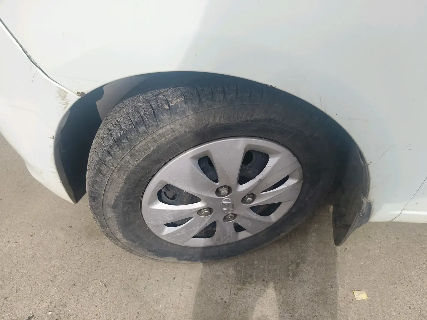 2013 Hyundai i10 MAGNA 1.1, CNG, Manual, 86,639 km, tyre