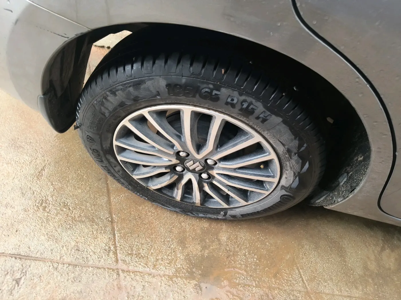 2022 Maruti Dzire ZXI Plus AMT, Petrol, Automatic, 74,490 km, tyre