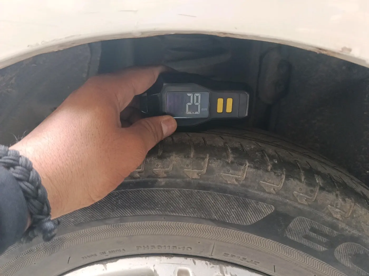 2017 Tata Tiago XZA PETROL, Petrol, Automatic, 88,267 km, tyre