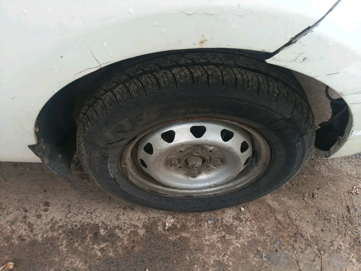 2012 Tata Indica Vista LS TDI, Diesel, Manual, 1,63,230 km, tyre