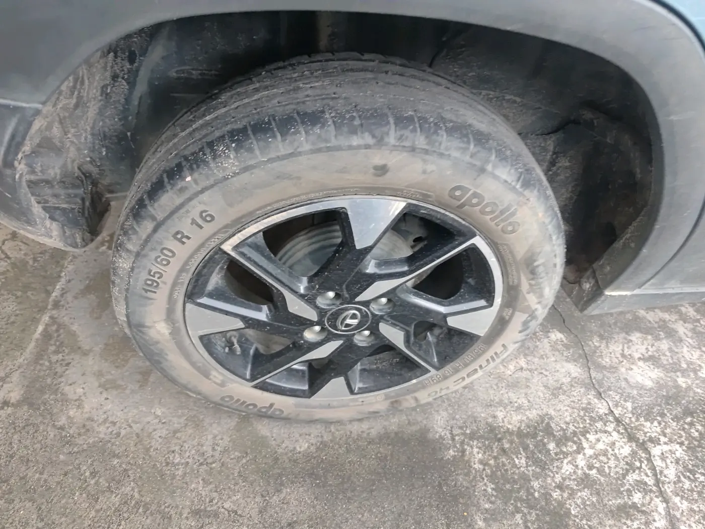 2021 Tata PUNCH CREATIVE  AMT, Petrol, Automatic, 46,997 km, tyre