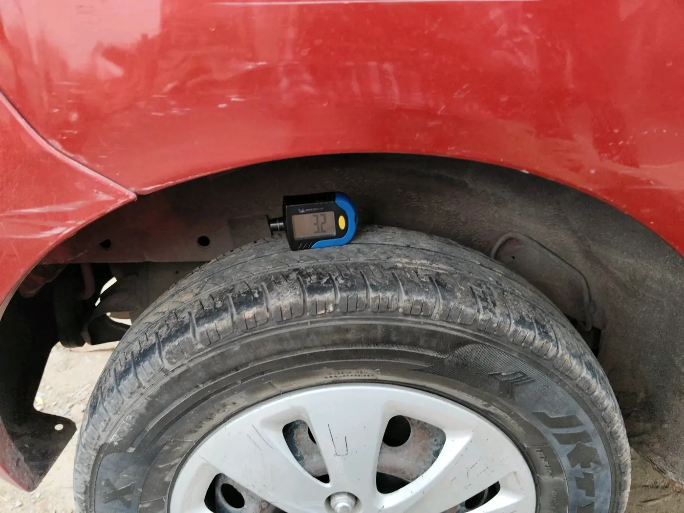 2013 Hyundai i10 MAGNA 1.2, CNG, Manual, 80,823 km, tyre