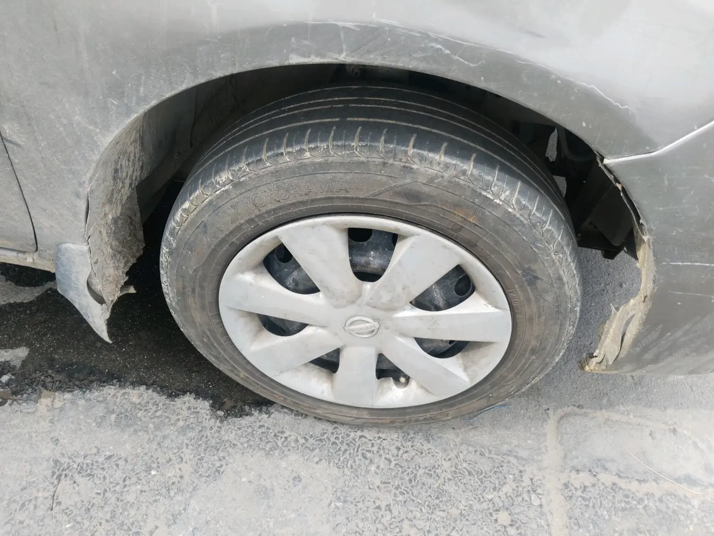 2012 Nissan Sunny XE, CNG, Manual, 95,719 km, tyre