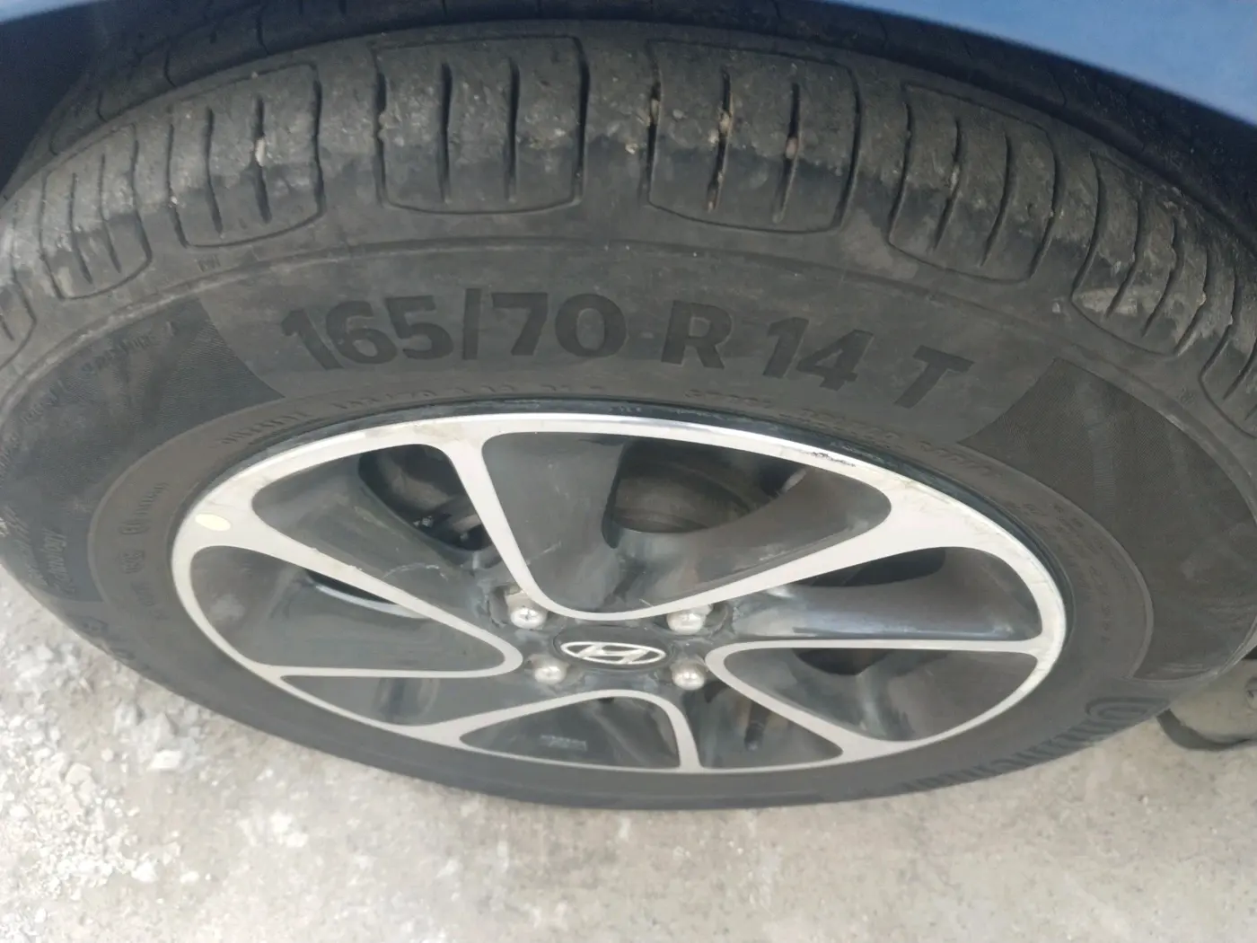2018 Hyundai Grand i10 SPORTZ AT 1.2 KAPPA VTVT, Petrol, Automatic, 34,427 km, tyre