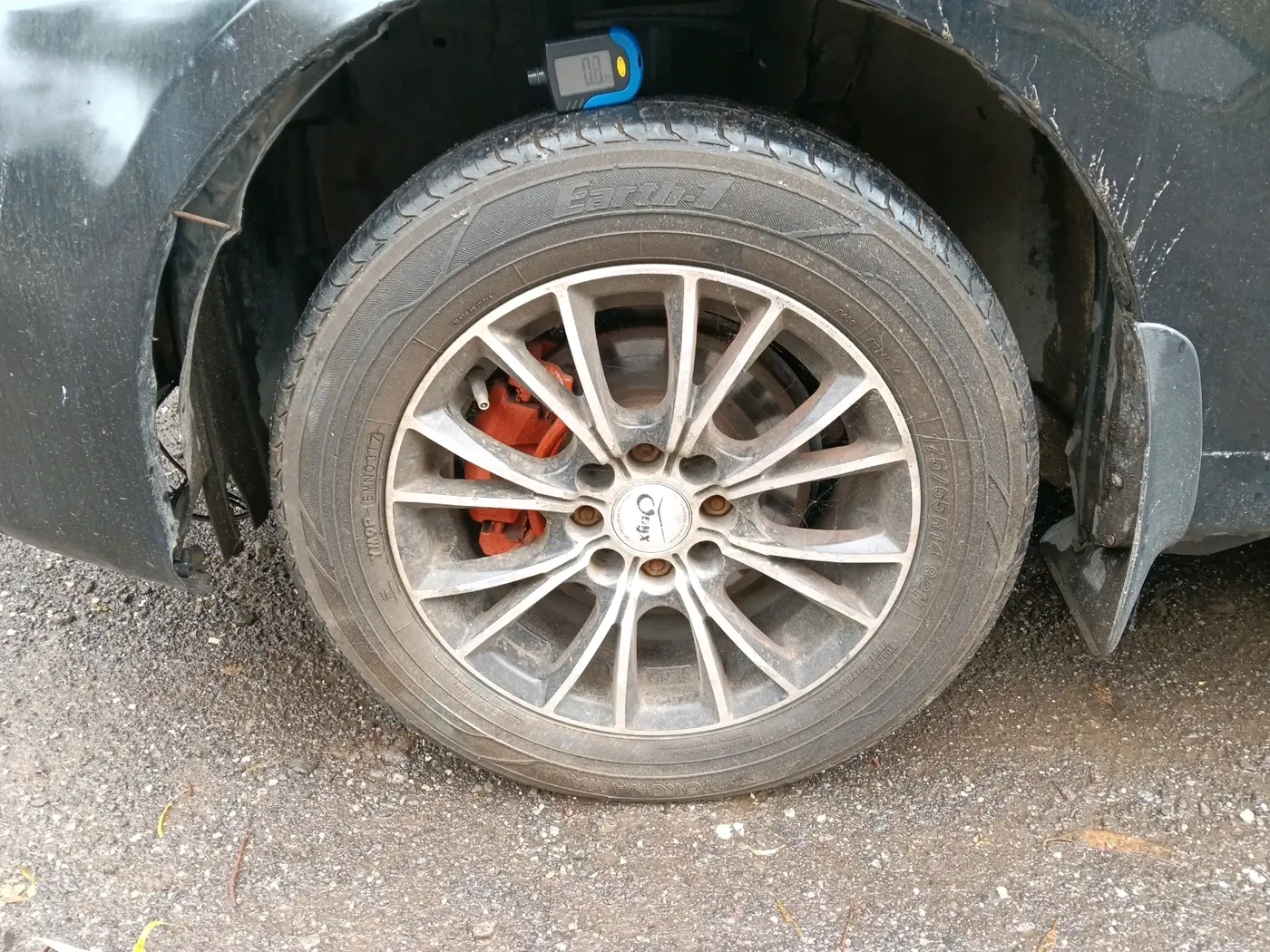 2011 Toyota Etios G, Petrol, Manual, 1,04,128 km, tyre