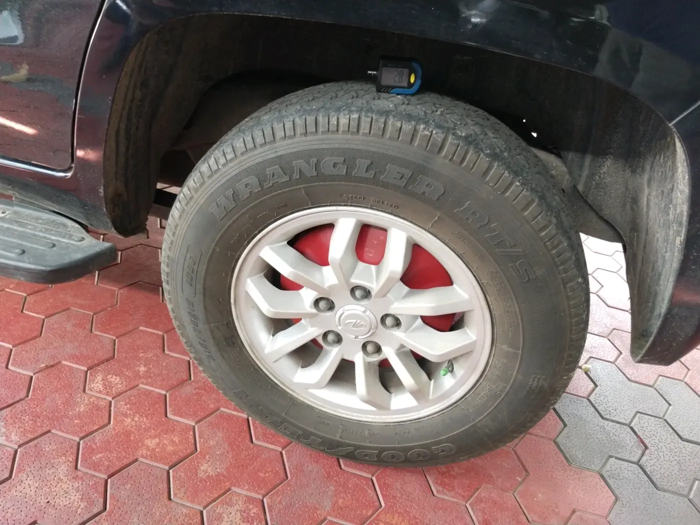 2015 Mahindra TUV300 T8, Diesel, Manual, 78,938 km, tyre