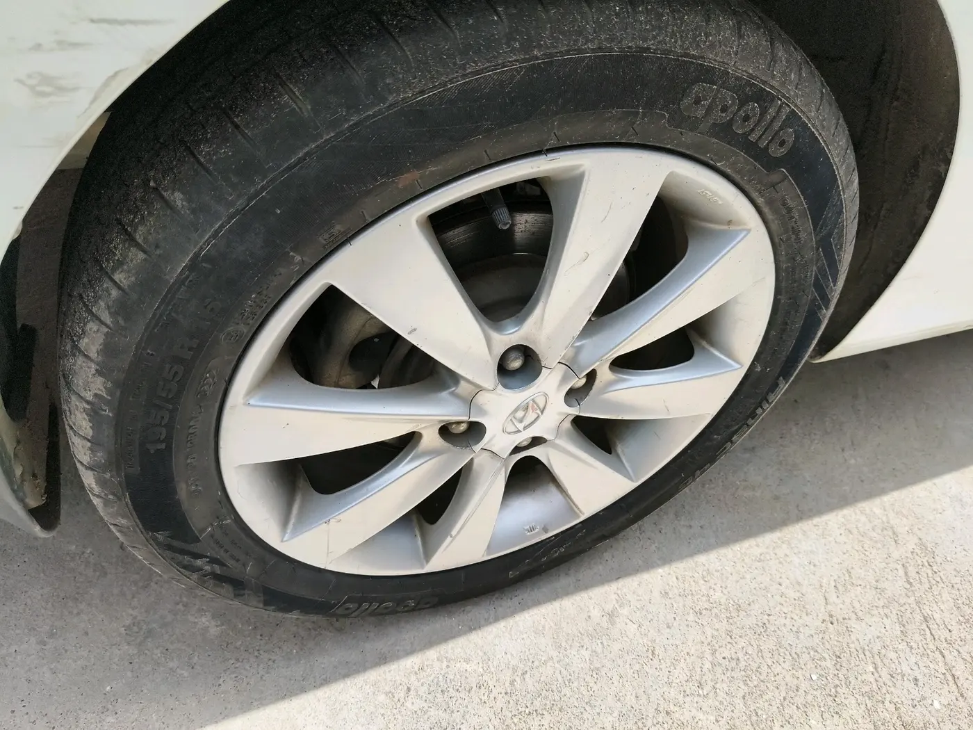 2013 Hyundai Verna FLUIDIC 1.6 VTVT SX, Petrol, Manual, 43,349 km, tyre
