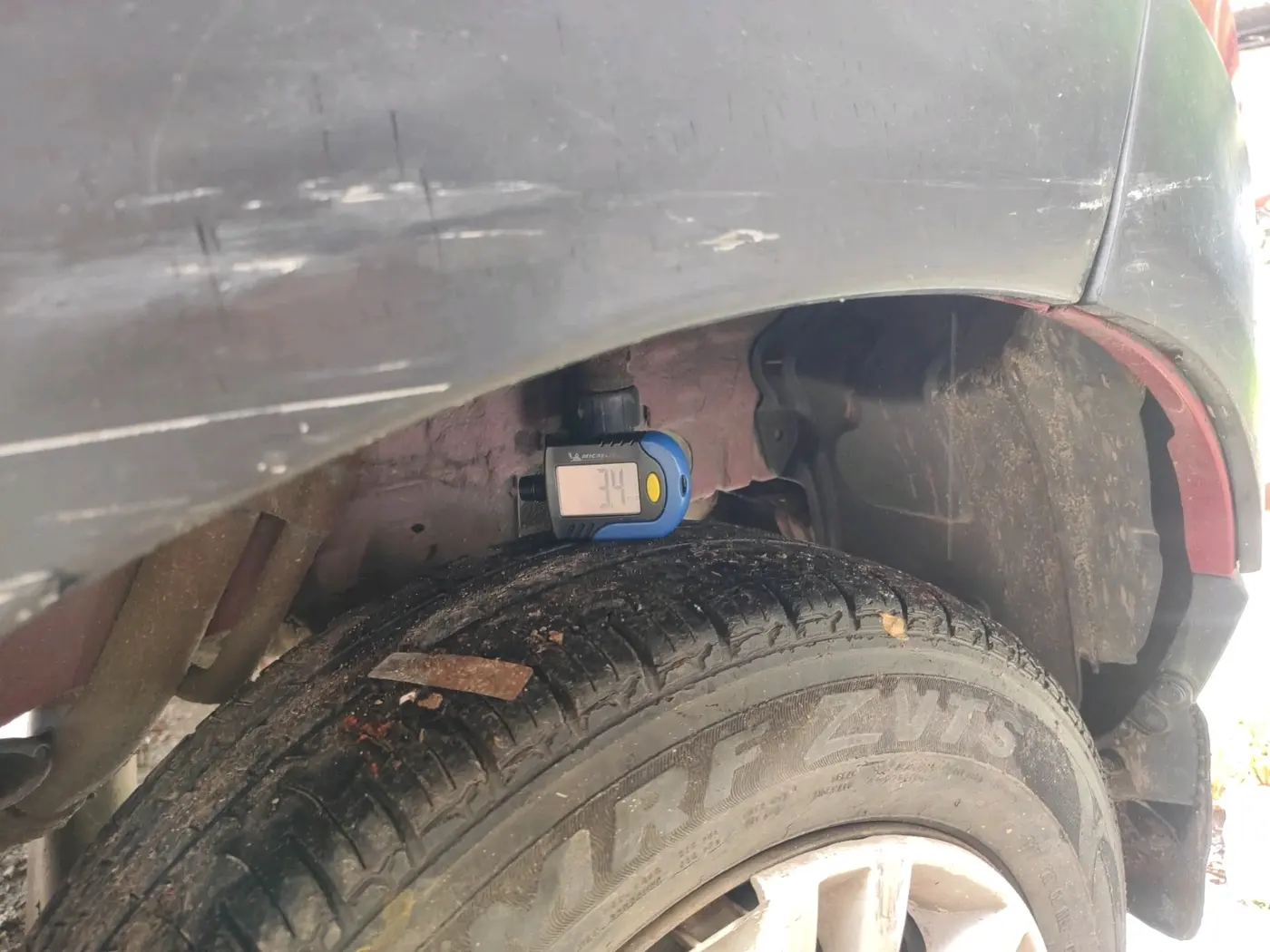2016 Mahindra Kuv100 K4 PLUS 6 STR, Petrol, Manual, 52,830 km, tyre