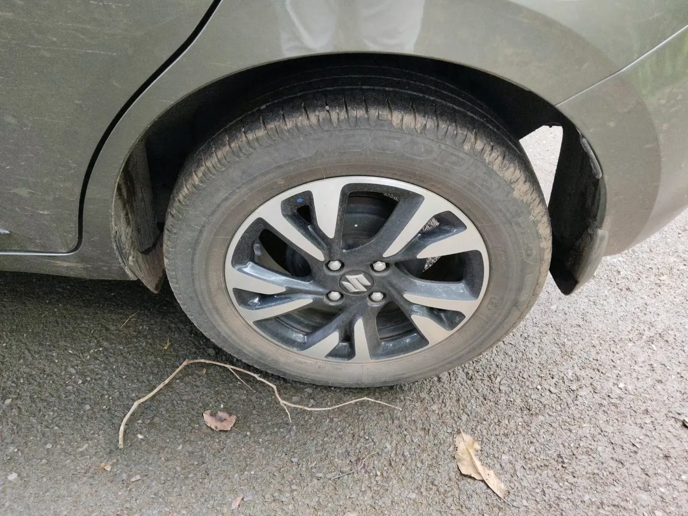 2024 Maruti Swift ZXi Plus, Petrol, Manual, 27,040 km, tyre