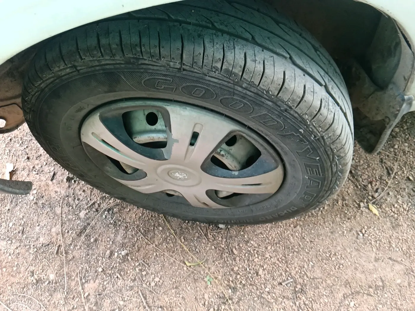 2012 Maruti Alto LXI CNG, CNG, Manual, 1,36,206 km, tyre