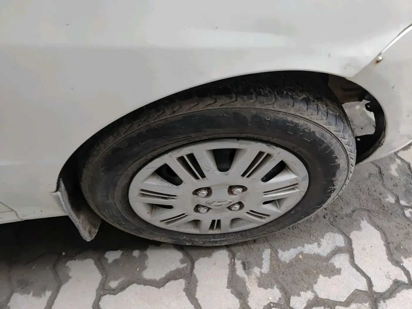 2011 Hyundai Santro Xing GLS, Petrol, Manual, 95,452 km, tyre