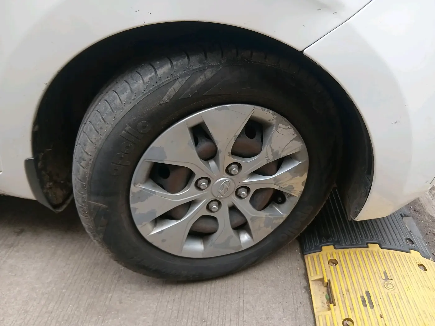2017 Hyundai Xcent E+ 1.2 CRDI, Diesel, Manual, 1,07,095 km, tyre