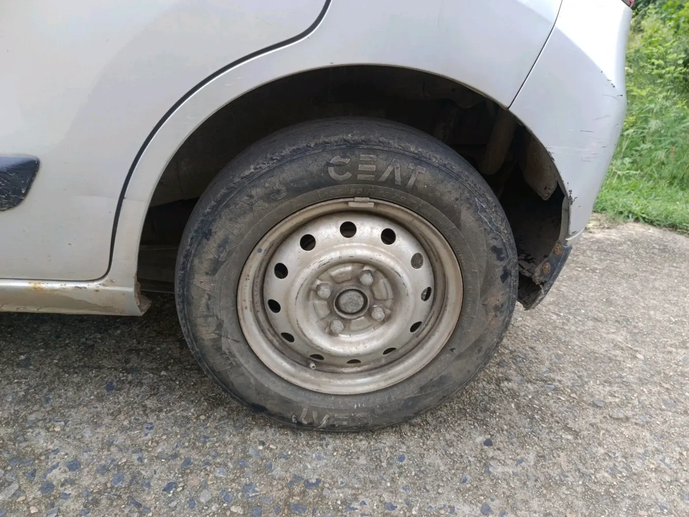 2011 Maruti Wagon R 1.0 LXI, Petrol, Manual, 1,56,125 km, tyre