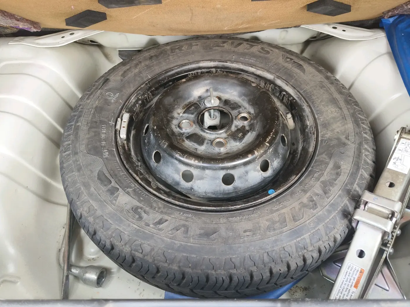 2018 Maruti Alto 800 LXI, Petrol, Manual, 65,310 km, tyre