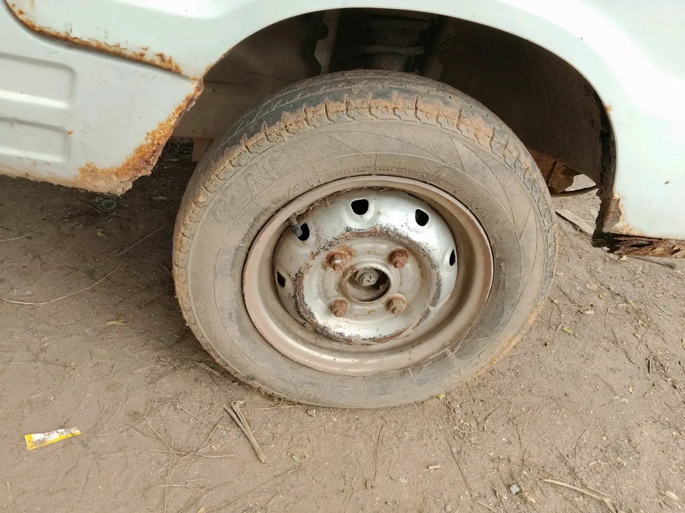 2019 Maruti OMNI E STD, Petrol, Manual, 90,106 km, tyre