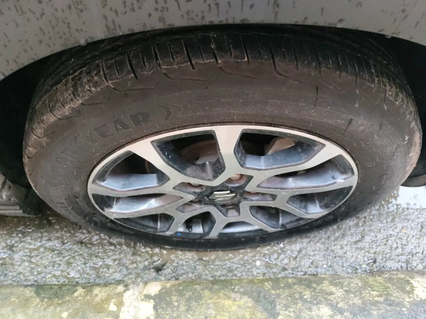 2022 Maruti XL6 ALPHA MT, Petrol, Manual, 19,286 km, tyre