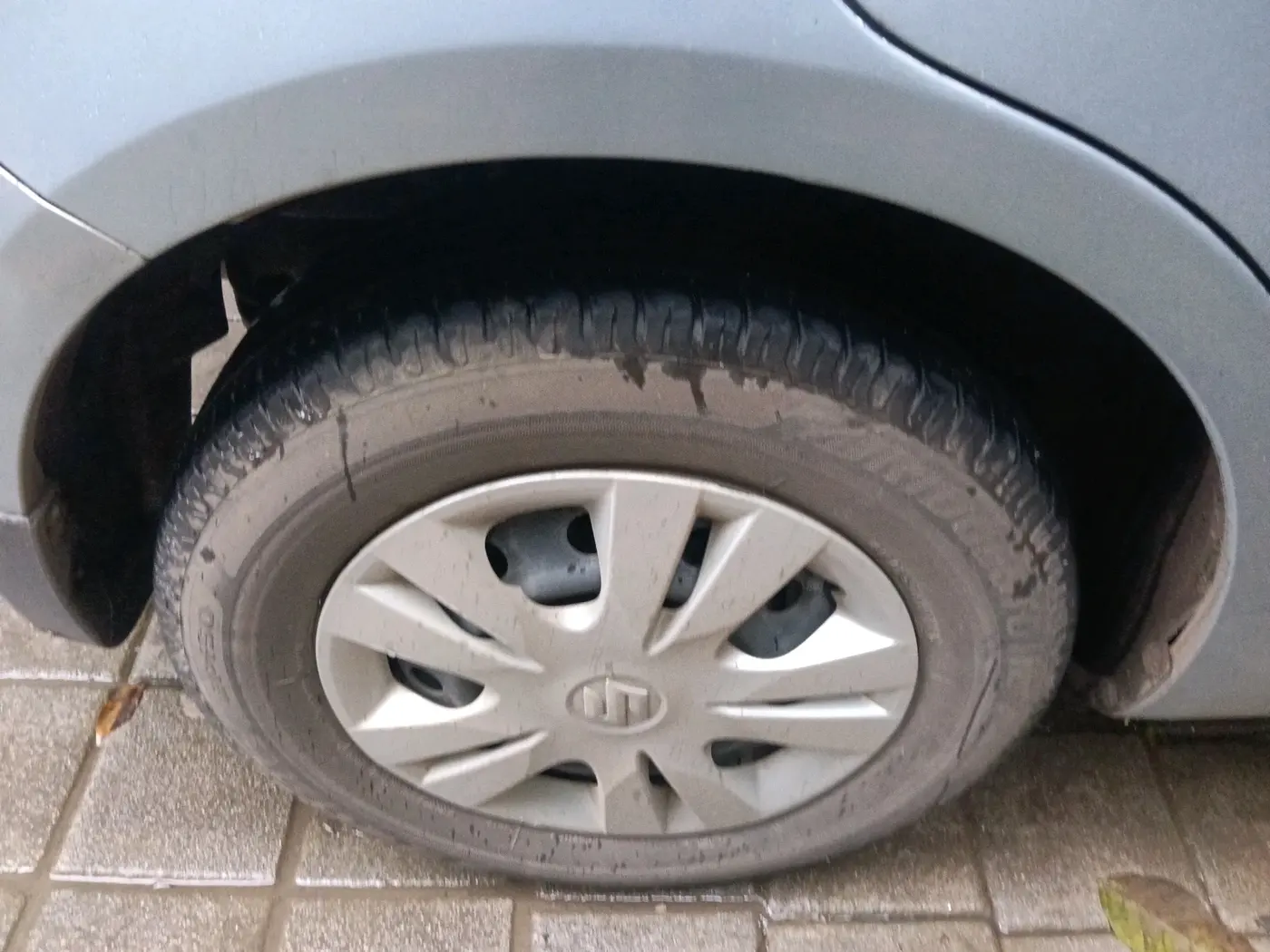 2013 Maruti Swift Dzire VXI, Petrol, Manual, 77,562 km, tyre