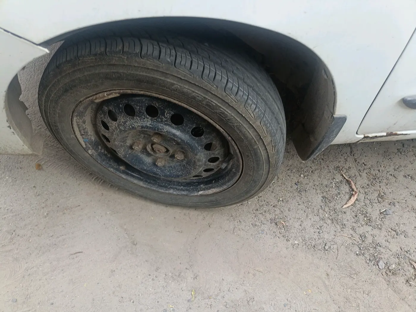 2015 Maruti Wagon R 1.0 VXI, Petrol, Manual, 71,714 km, tyre