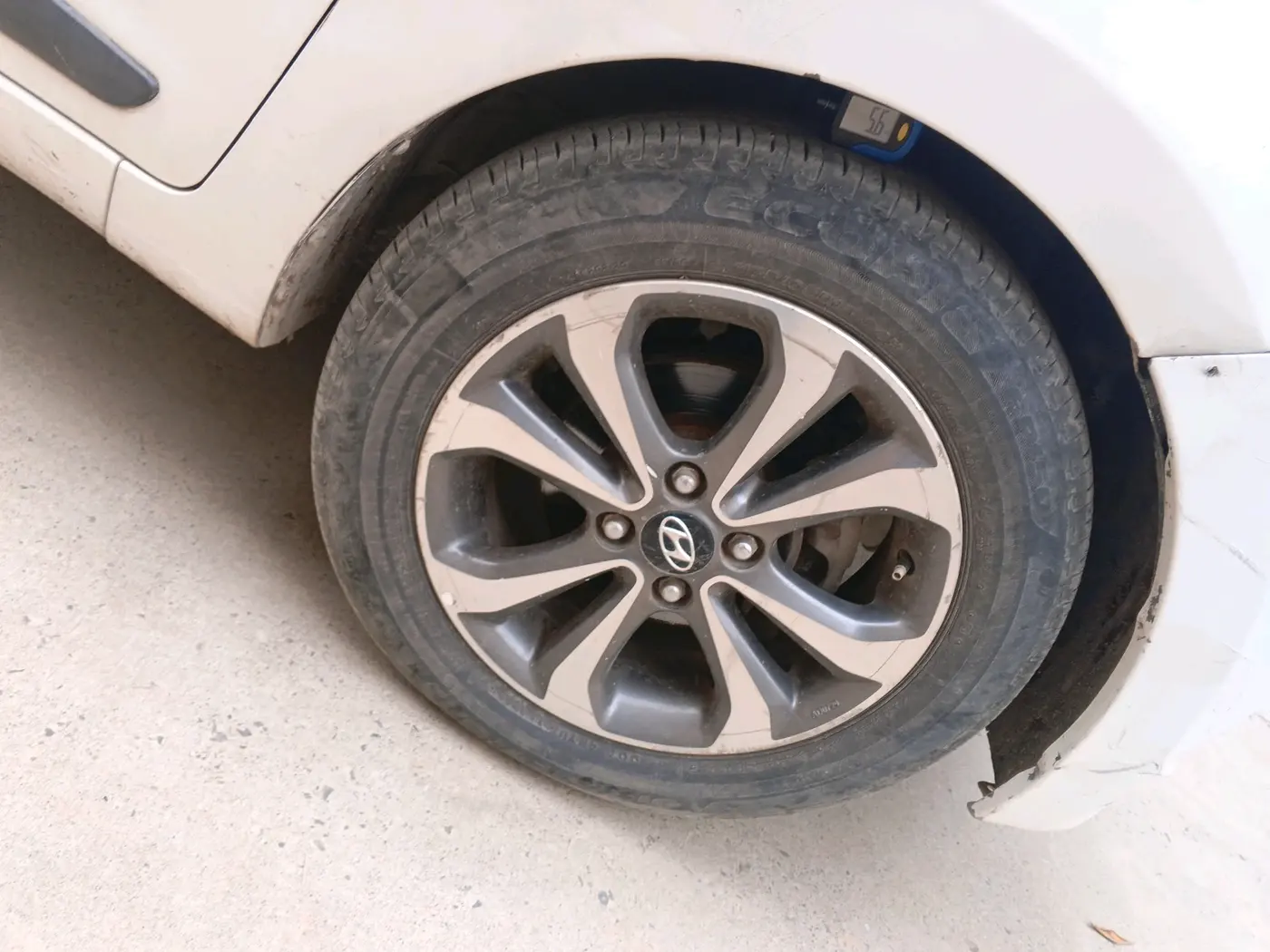 2014 Hyundai Xcent SX 1.2 (O), Petrol, Manual, 63,724 km, tyre