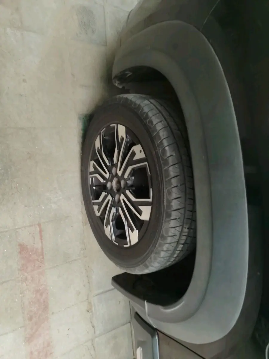 2022 Renault Kiger RXZ AMT, Petrol, Automatic, 89,005 km, tyre