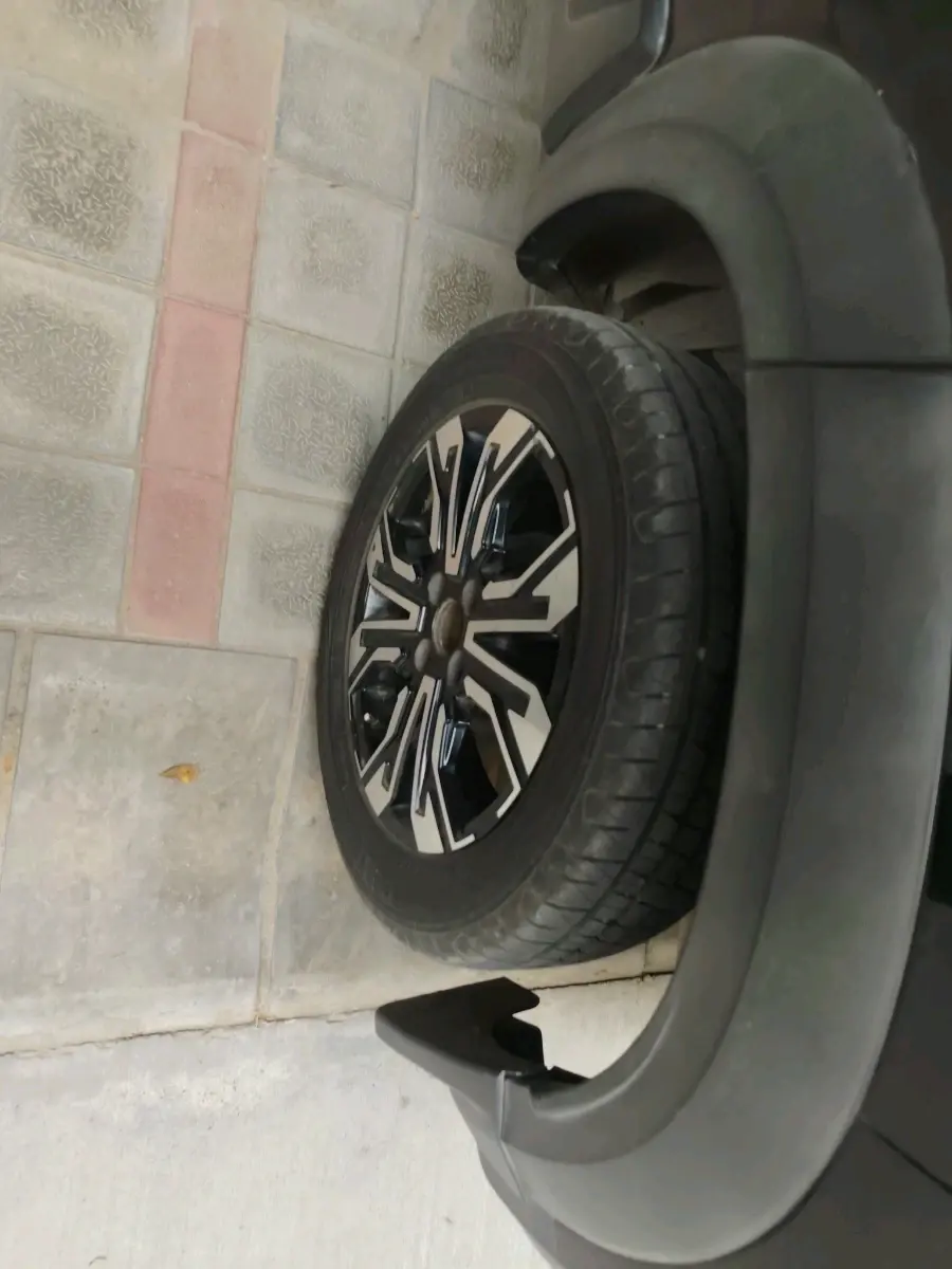 2022 Renault Kiger RXZ AMT, Petrol, Automatic, 89,005 km, tyre