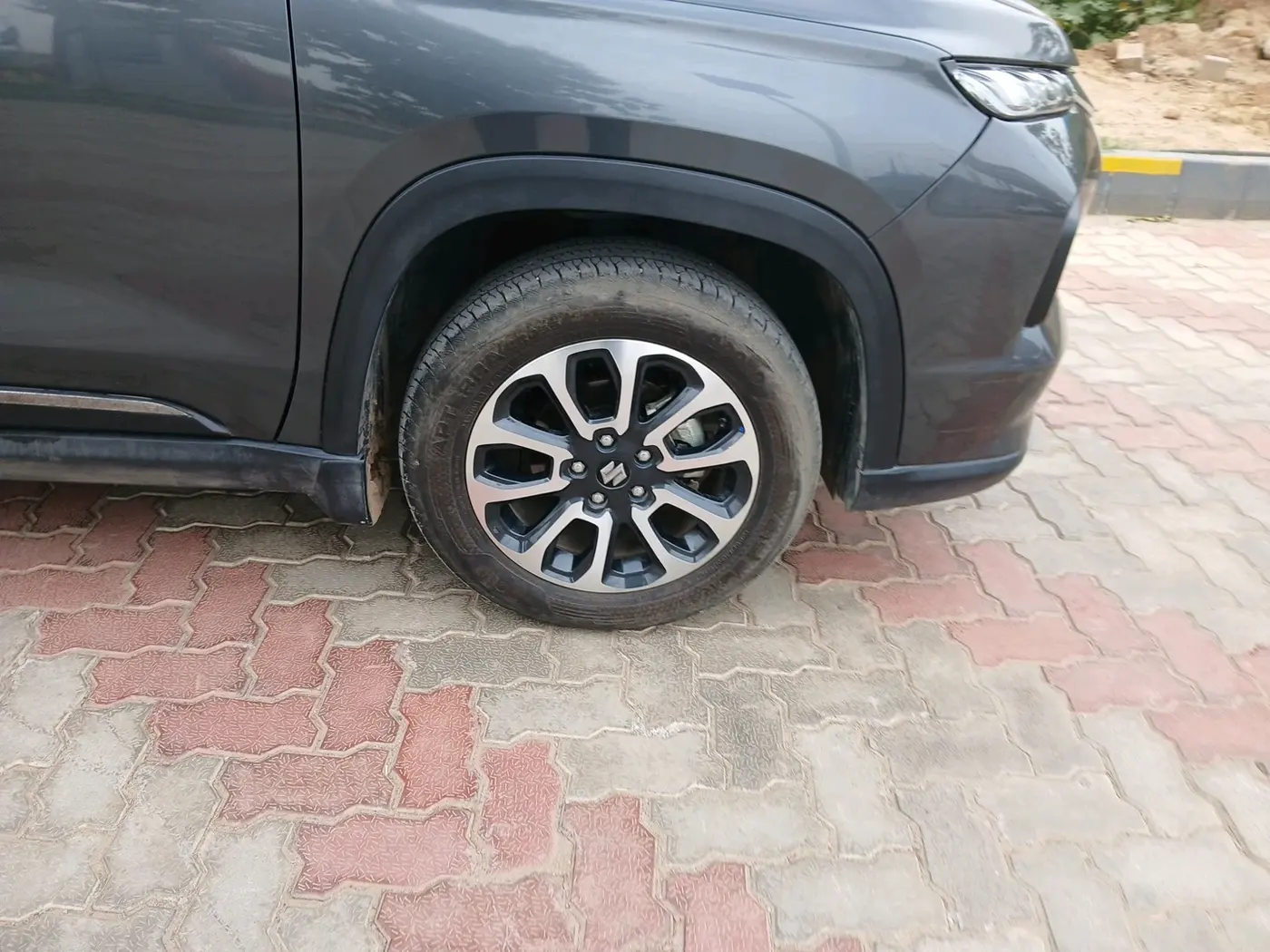2024 Maruti Grand Vitara ZETA SMART HYBRID, Petrol, Manual, 17,076 km, tyre