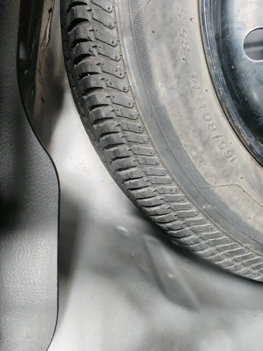 2014 Maruti Swift Dzire VXI, Petrol, Manual, 56,752 km, tyre