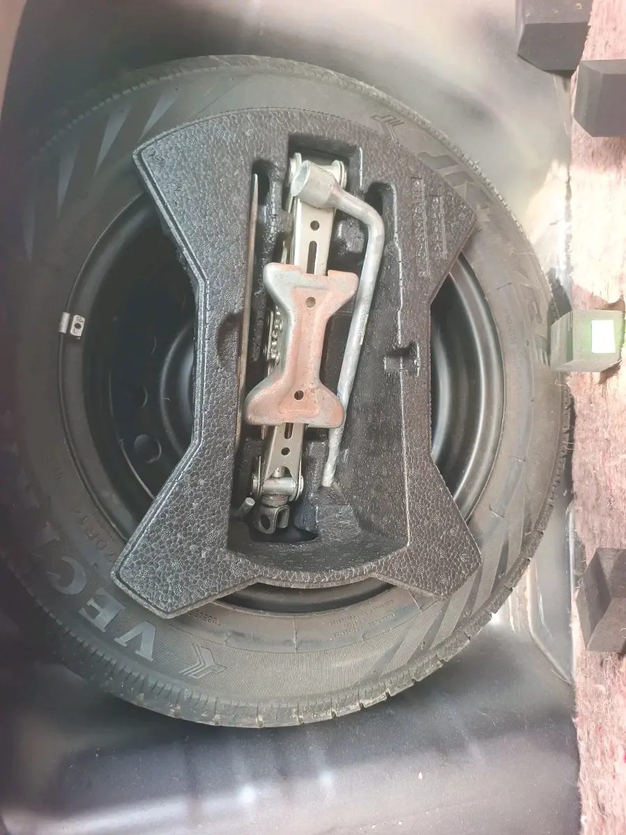 2015 Maruti Celerio ZXI, Petrol, Manual, 44,143 km, tyre