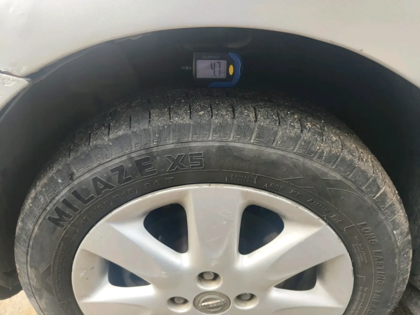 2012 Nissan Micra XV DIESEL, Diesel, Manual, 1,65,799 km, tyre