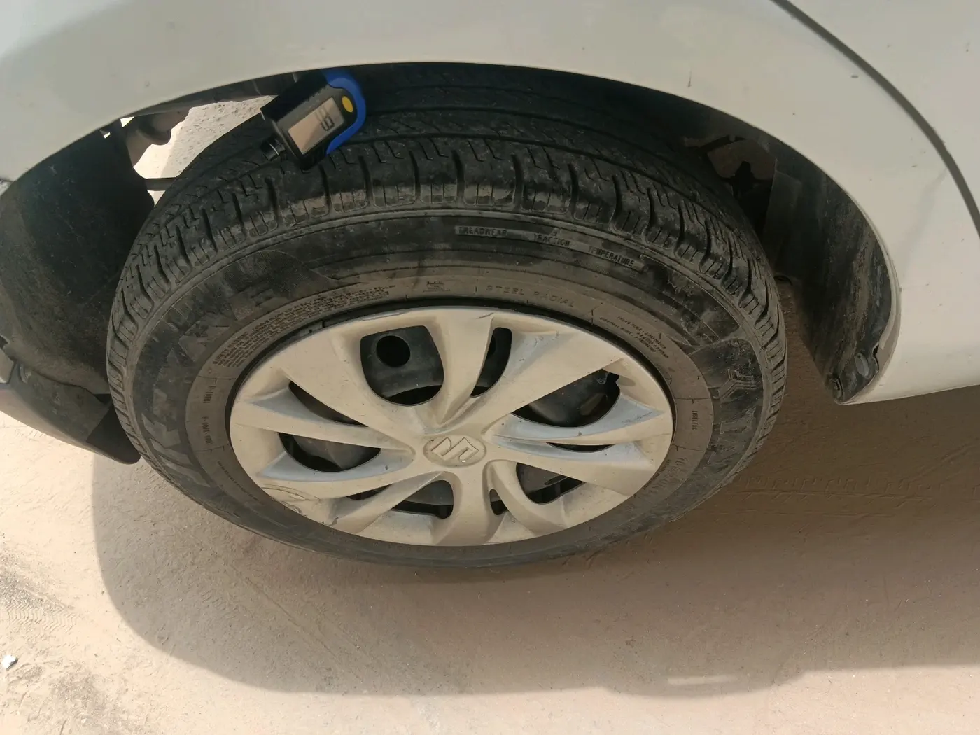 2015 Maruti Swift VXI, Petrol, Manual, 1,57,408 km, tyre