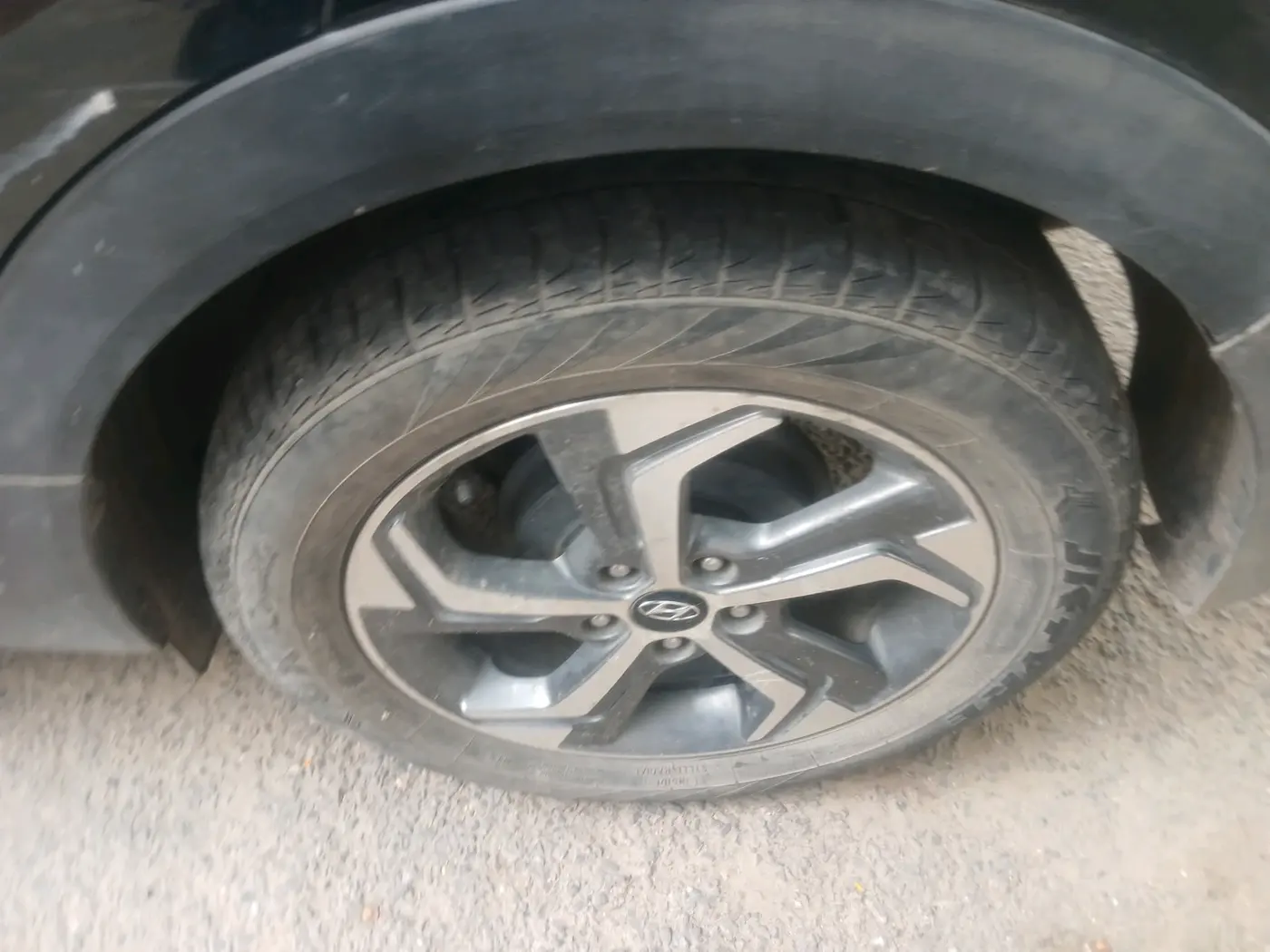2018 Hyundai Creta SX AT 1.6 PETROL, Petrol, Automatic, 1,20,328 km, tyre