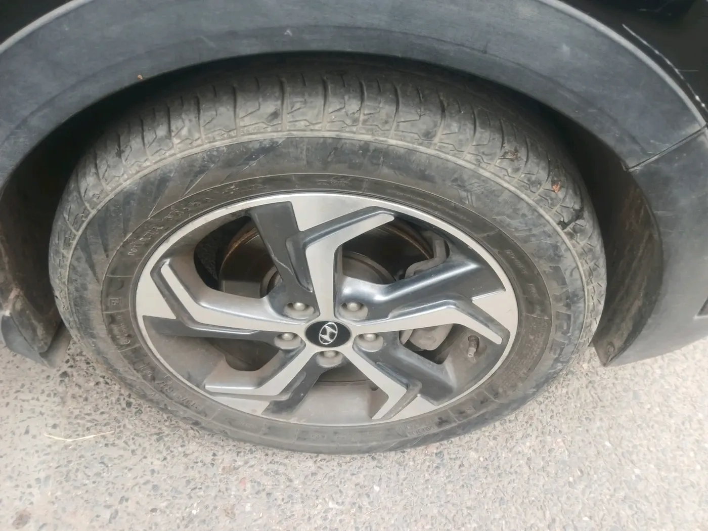 2018 Hyundai Creta SX AT 1.6 PETROL, Petrol, Automatic, 1,20,328 km, tyre