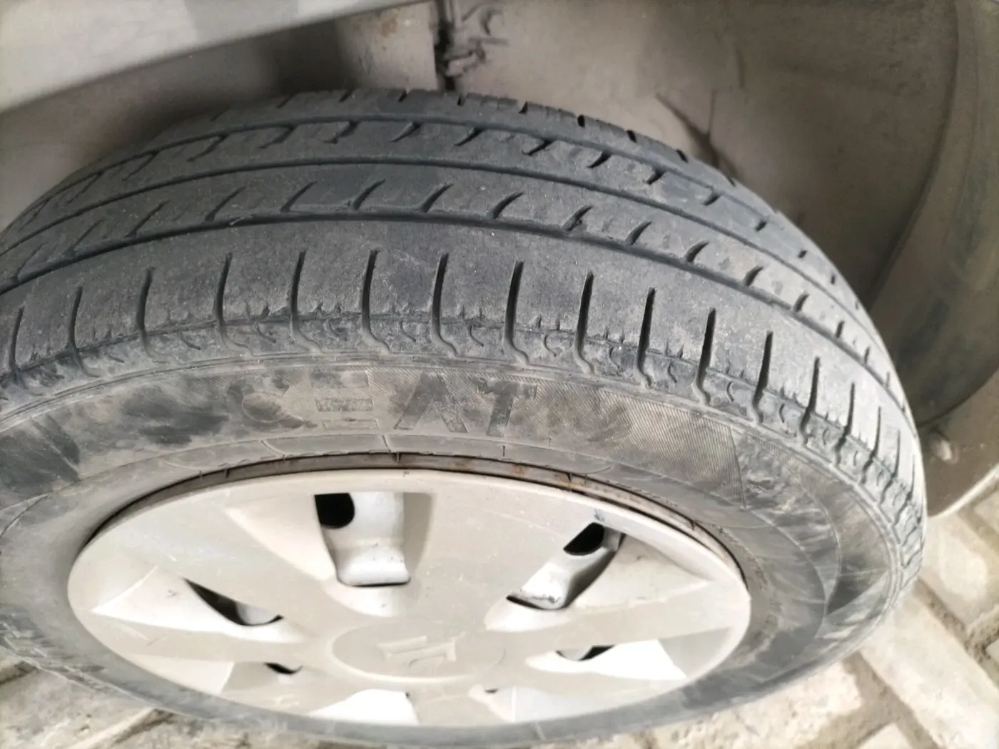 2015 Maruti Wagon R 1.0 LXI, Petrol, Manual, 47,650 km, tyre