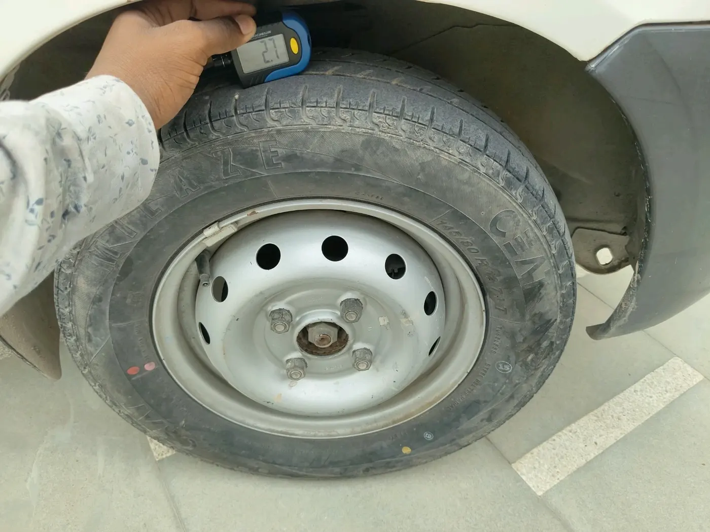 2011 Maruti Alto LXI, Petrol, Manual, 62,436 km, tyre