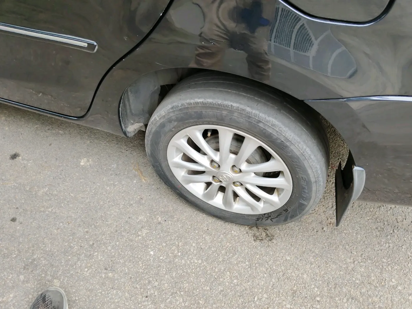 2013 Toyota Etios V, Petrol, Manual, 73,300 km, tyre