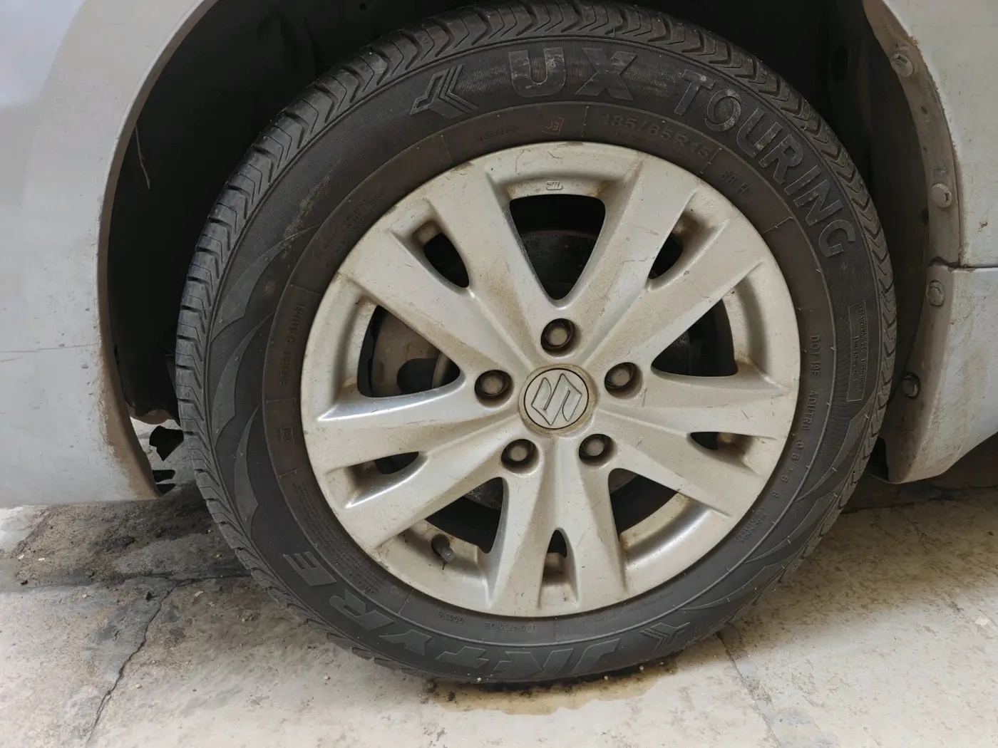 2015 Maruti Ertiga ZXI+, CNG, Manual, 1,24,646 km, tyre