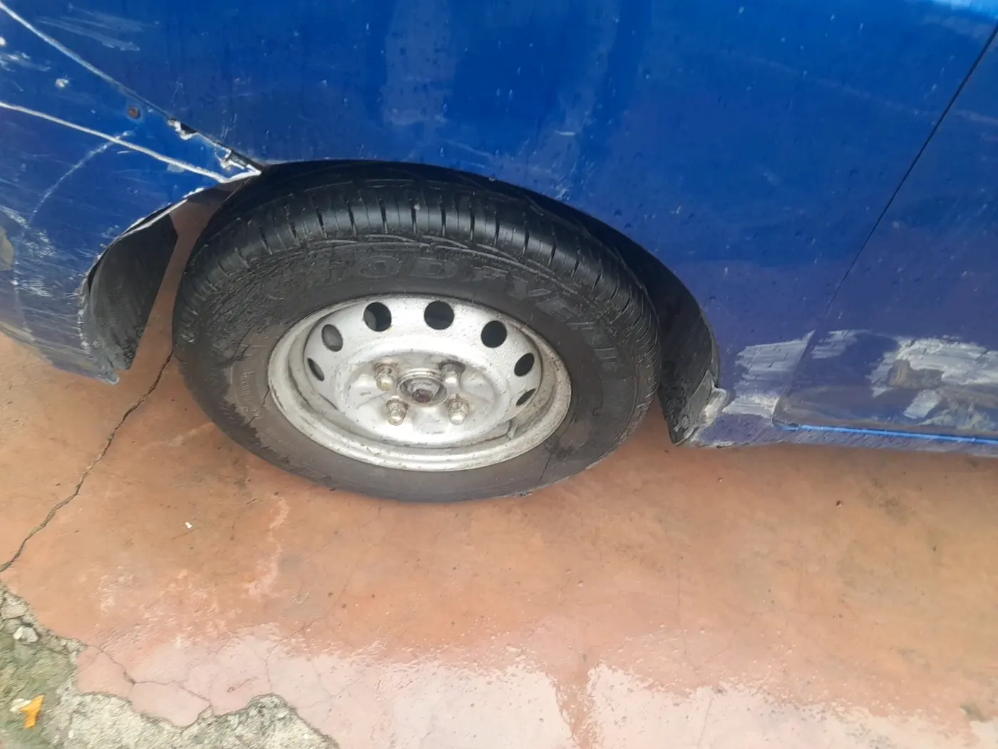 2012 Hyundai Eon ERA, Petrol, Manual, 77,500 km, tyre
